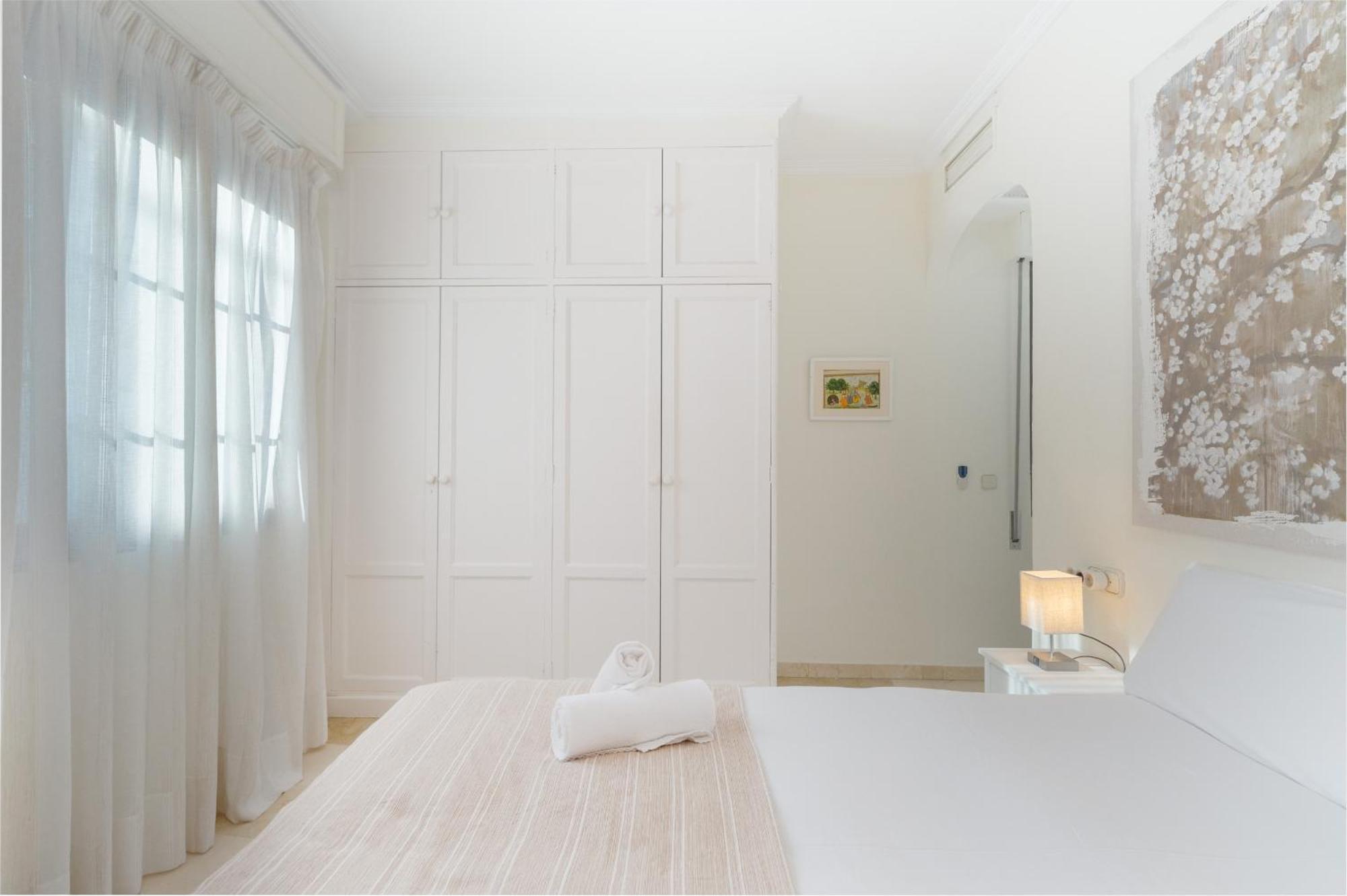 Wide With Terrace & Parking- 3bd 2bth- Alfalfa Appartement Sevilla