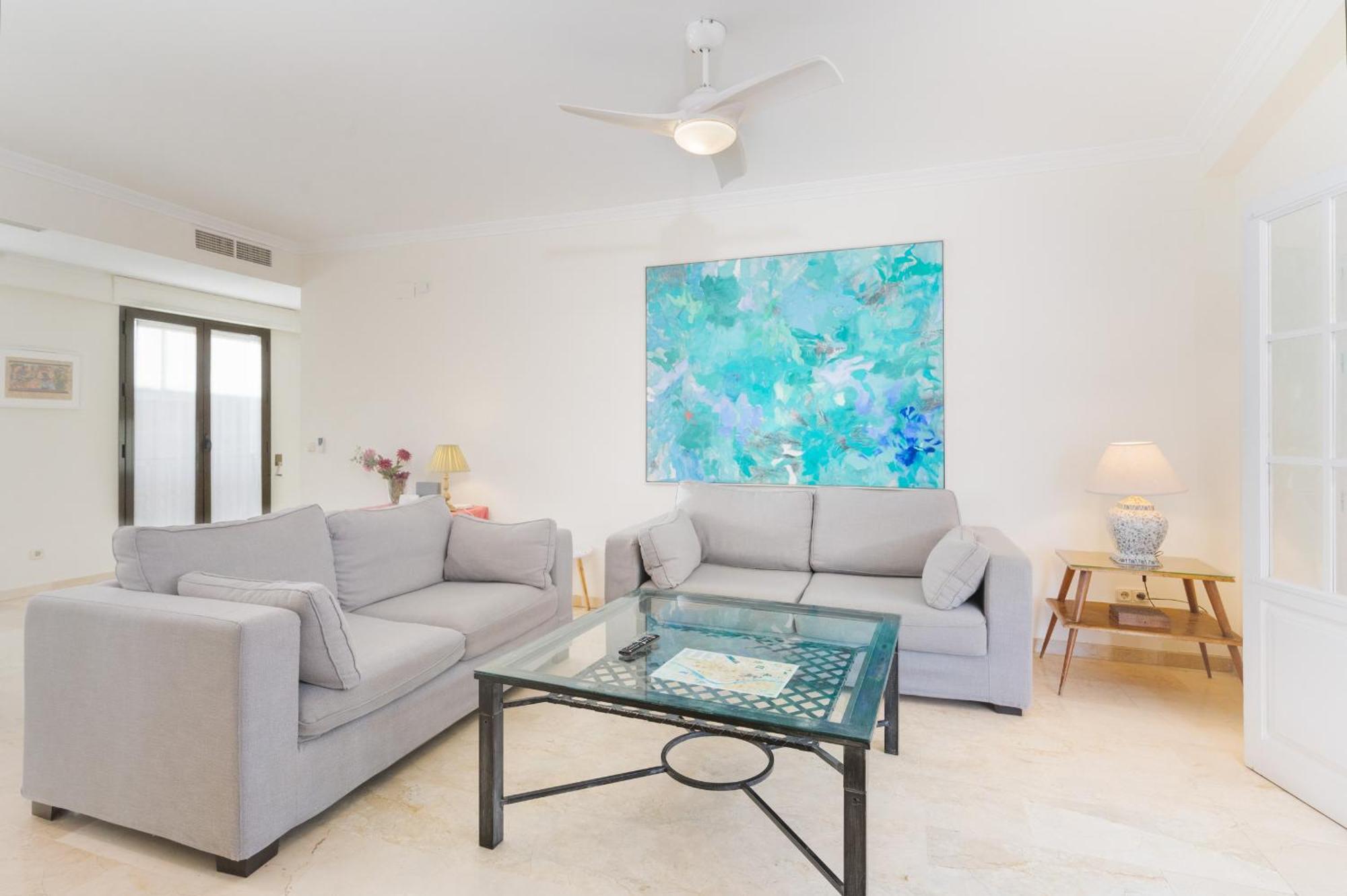 Wide With Terrace & Parking- 3bd 2bth- Alfalfa Appartement